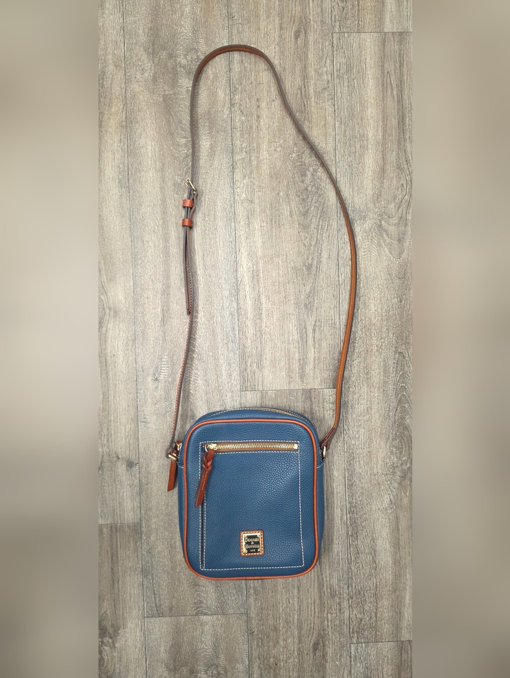 Dooney & Bourke Pebbled Leather Camera Crossbody - Picture 5 of 14